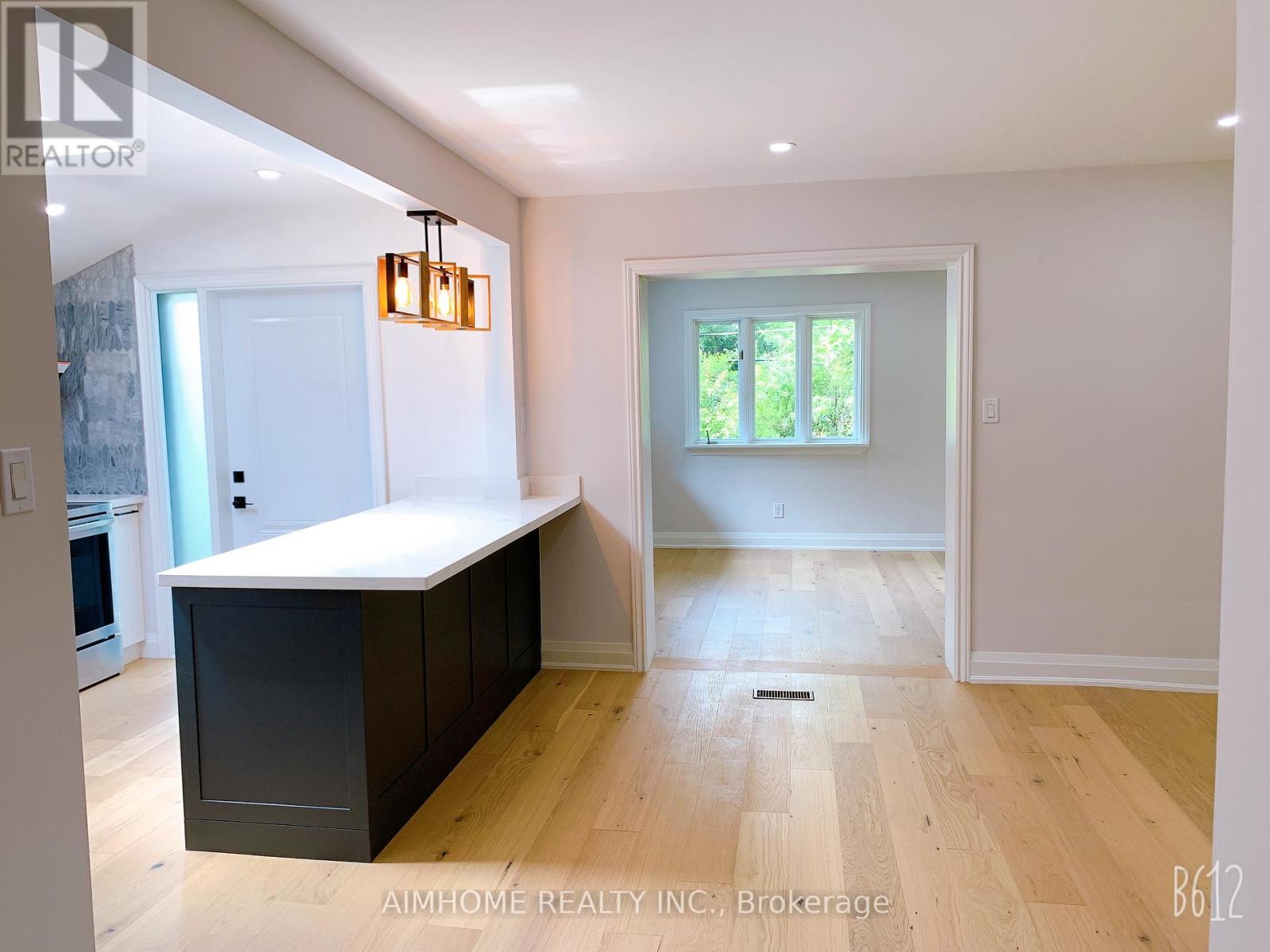 14 Sandalwood Place, Toronto, Ontario  M3B 1L6 - Photo 6 - C12536596