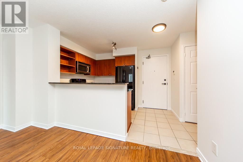 512 - 120 Dallimore Circle, Toronto, Ontario  M3C 4J1 - Photo 13 - C12536638