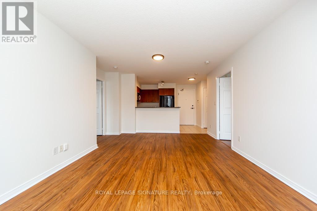 512 - 120 Dallimore Circle, Toronto, Ontario  M3C 4J1 - Photo 7 - C12536638