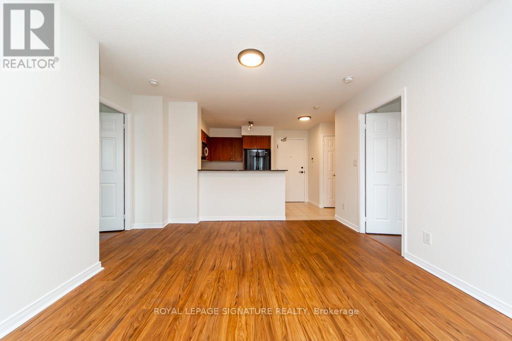 512 - 120 Dallimore Circle, Toronto, Ontario  M3C 4J1 - Photo 9 - C12536638