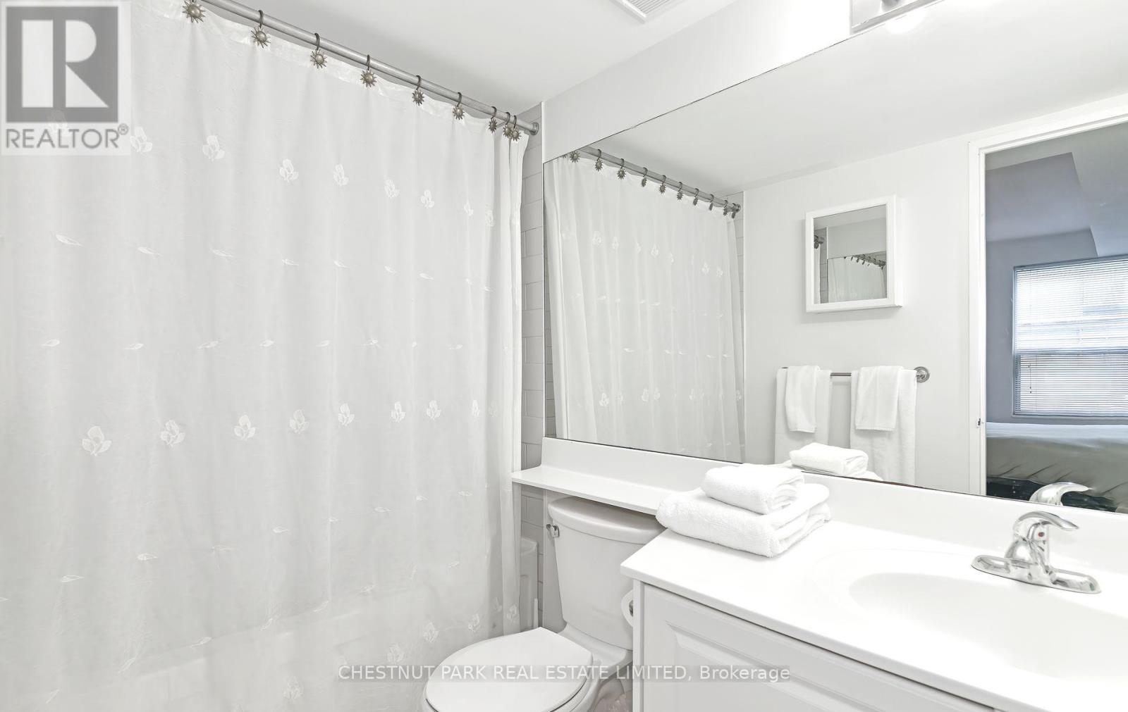 1013 - 230 King Street, Toronto, Ontario  M5A 1K5 - Photo 10 - C12536702