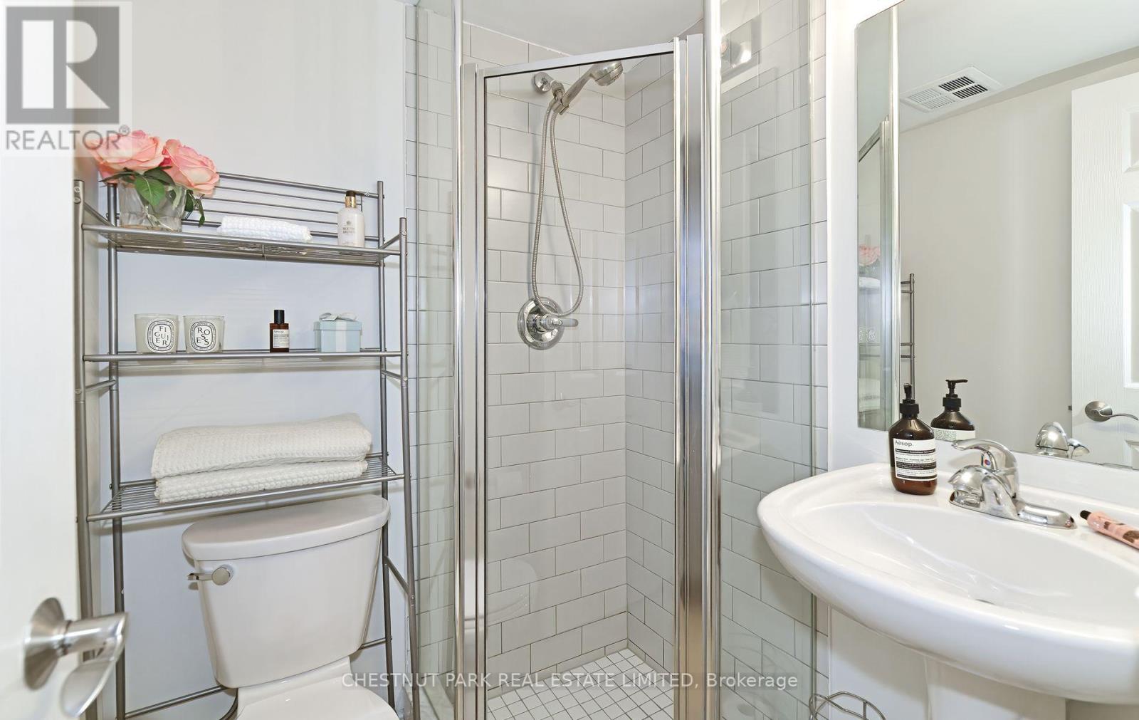 1013 - 230 King Street, Toronto, Ontario  M5A 1K5 - Photo 12 - C12536702