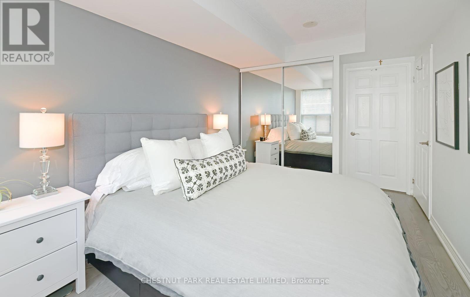 1013 - 230 King Street, Toronto, Ontario  M5A 1K5 - Photo 9 - C12536702