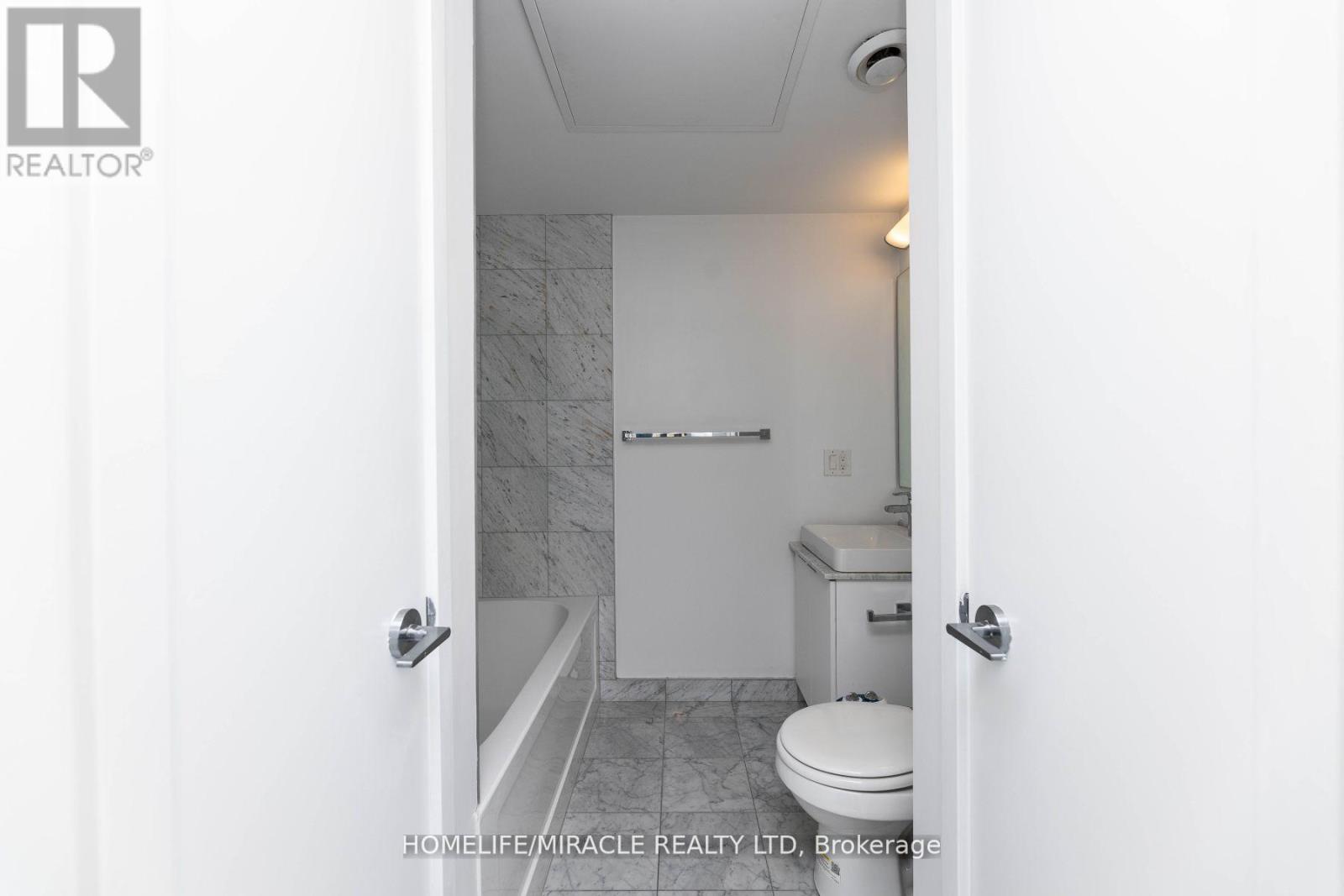 2901 - 14 York Street, Toronto, Ontario  M5J 0B1 - Photo 12 - C12536740