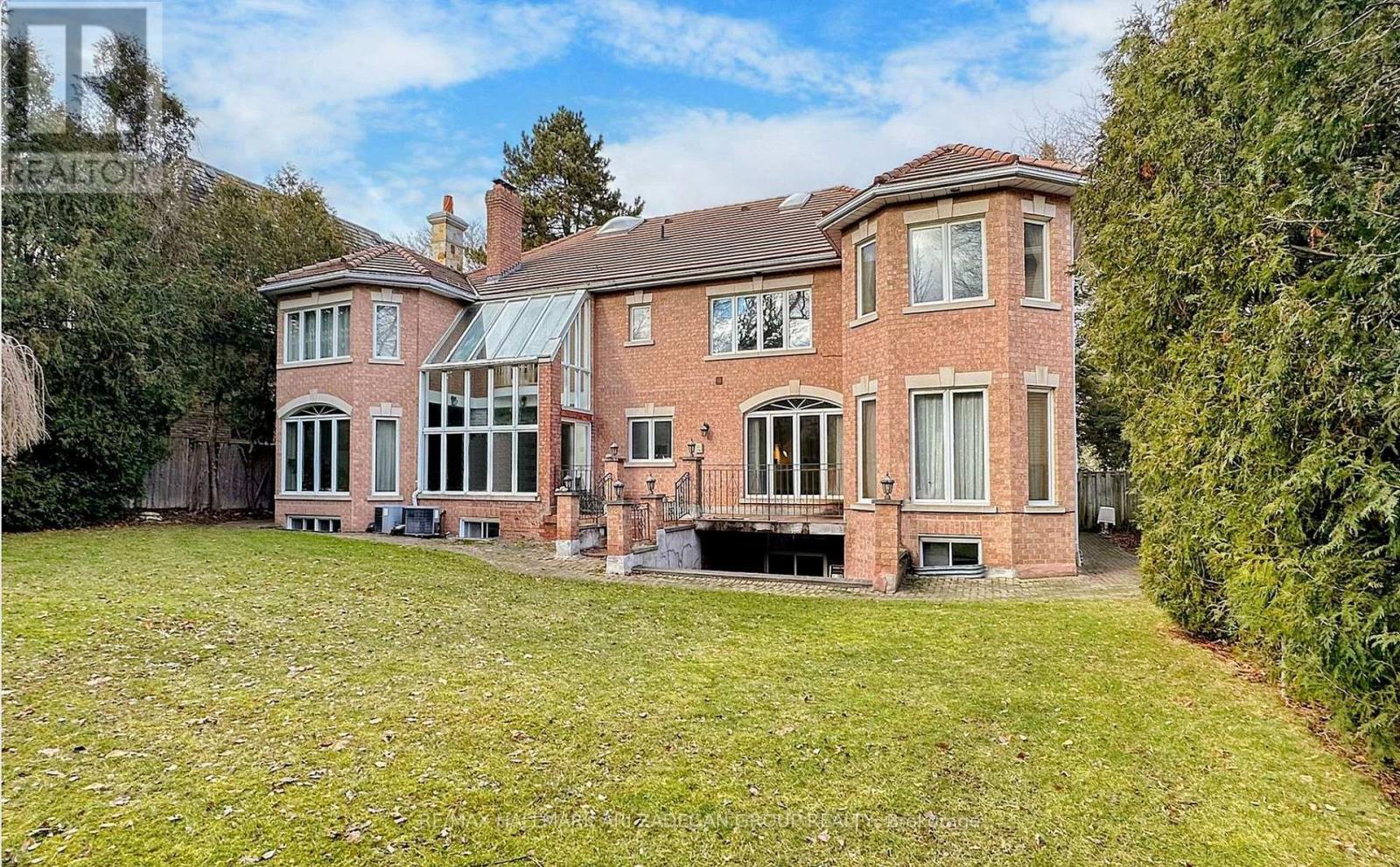 11 VERNHAM AVENUE, Toronto, Ontario