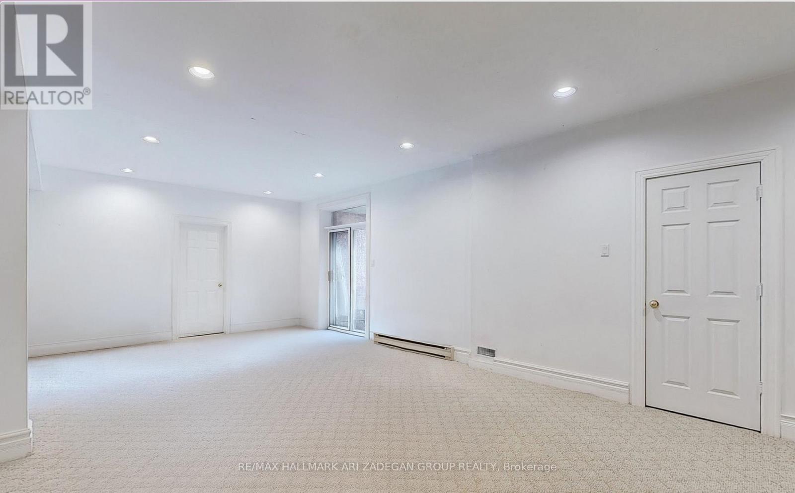 11 Vernham Avenue, Toronto, Ontario  M2L 2B1 - Photo 10 - C12536768