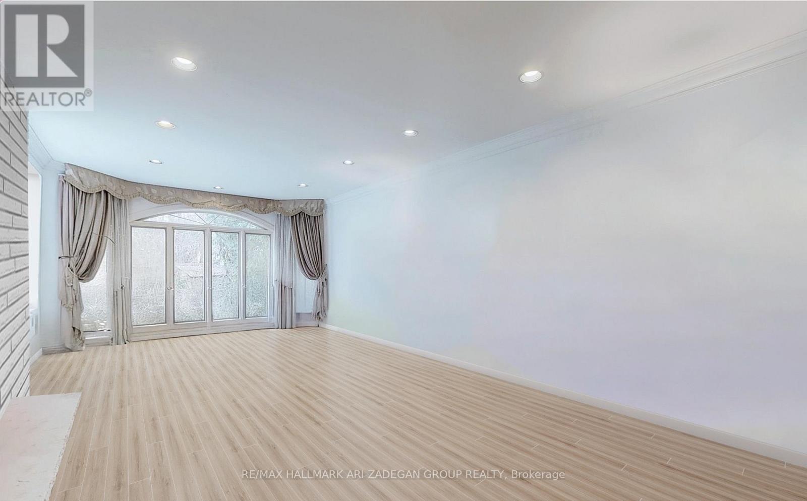 11 Vernham Avenue, Toronto, Ontario  M2L 2B1 - Photo 11 - C12536768