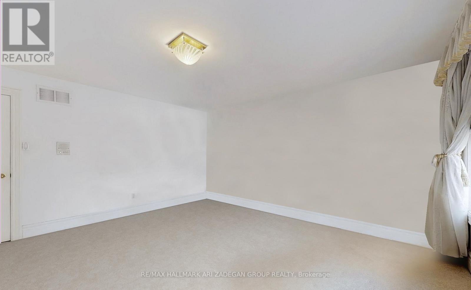 11 Vernham Avenue, Toronto, Ontario  M2L 2B1 - Photo 13 - C12536768