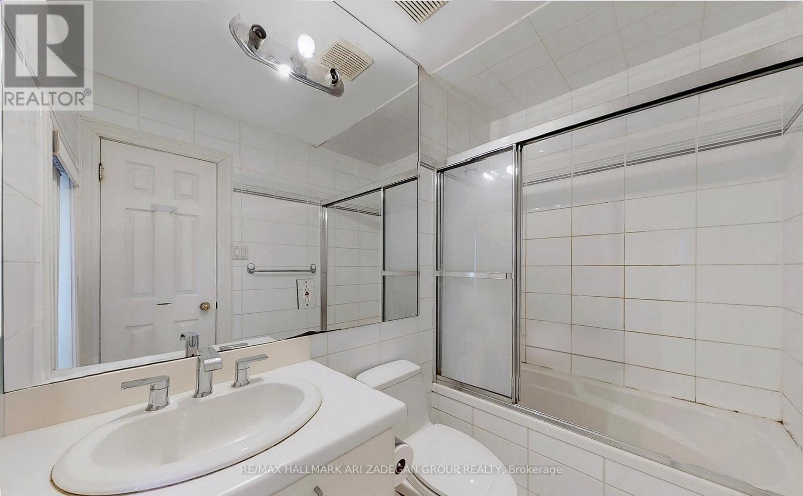 11 Vernham Avenue, Toronto, Ontario  M2L 2B1 - Photo 18 - C12536768