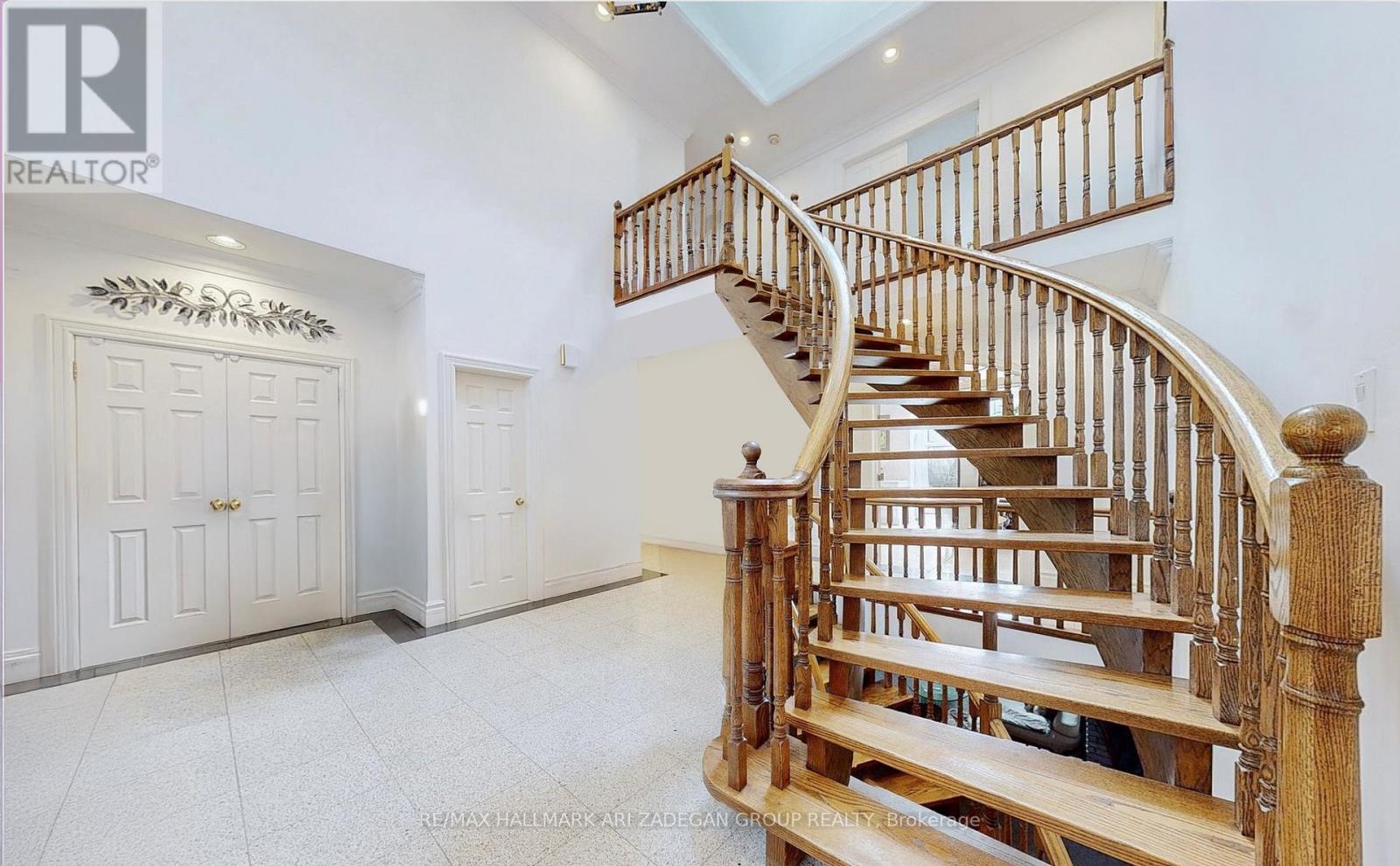 11 Vernham Avenue, Toronto, Ontario  M2L 2B1 - Photo 2 - C12536768