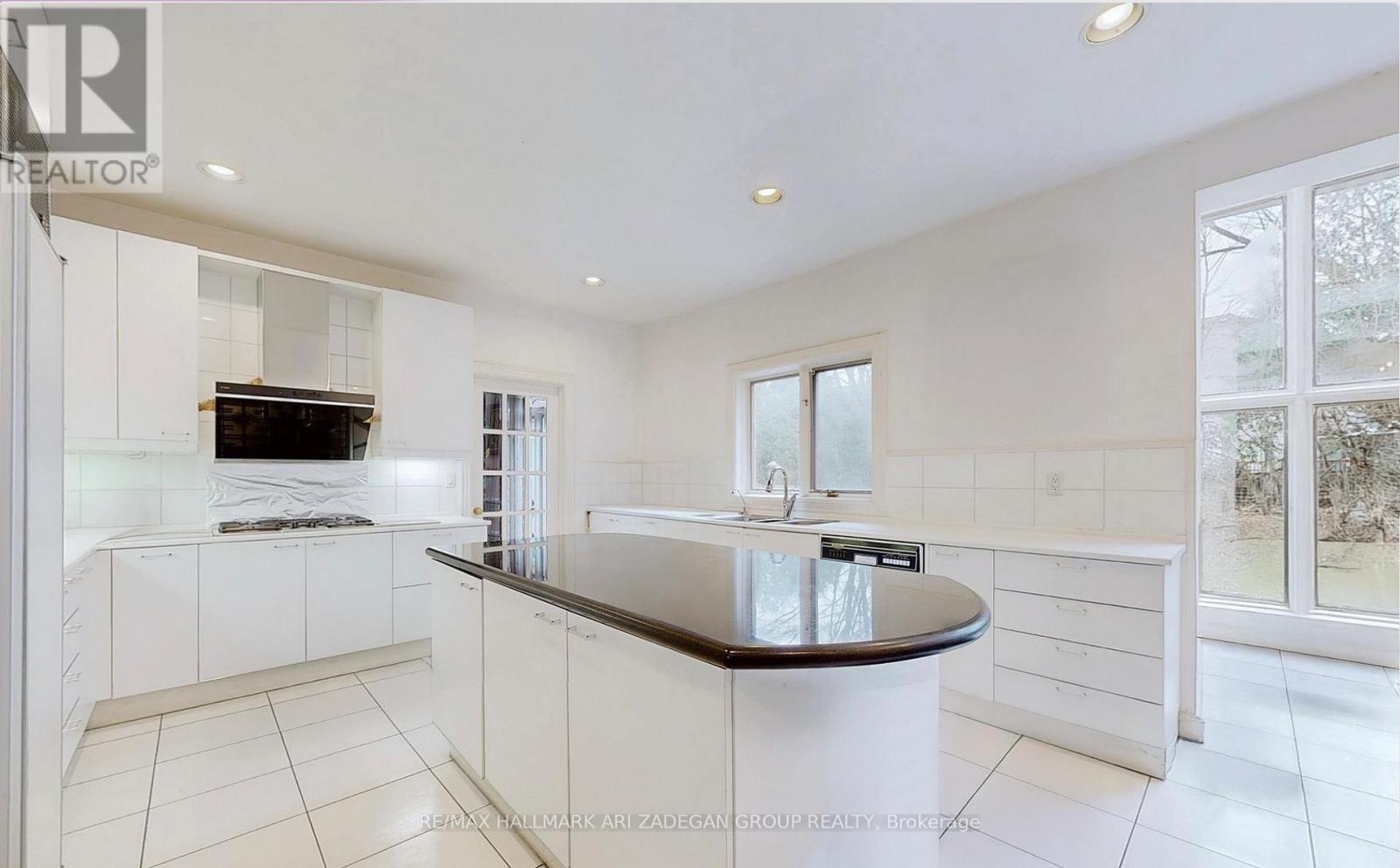 11 Vernham Avenue, Toronto, Ontario  M2L 2B1 - Photo 27 - C12536768