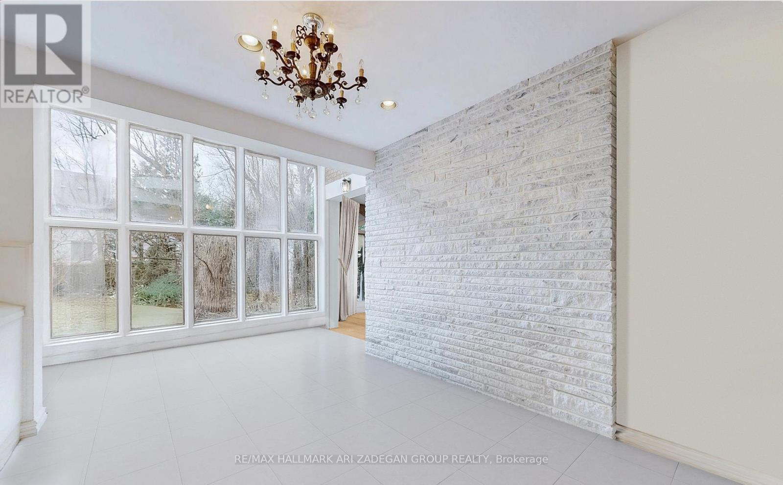 11 Vernham Avenue, Toronto, Ontario  M2L 2B1 - Photo 4 - C12536768