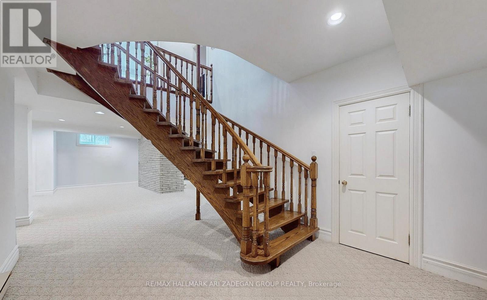 11 Vernham Avenue, Toronto, Ontario  M2L 2B1 - Photo 6 - C12536768