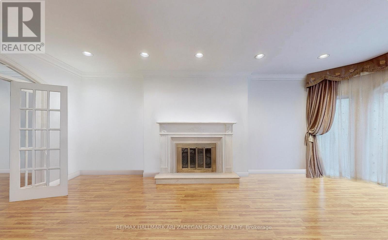 11 Vernham Avenue, Toronto, Ontario  M2L 2B1 - Photo 7 - C12536768