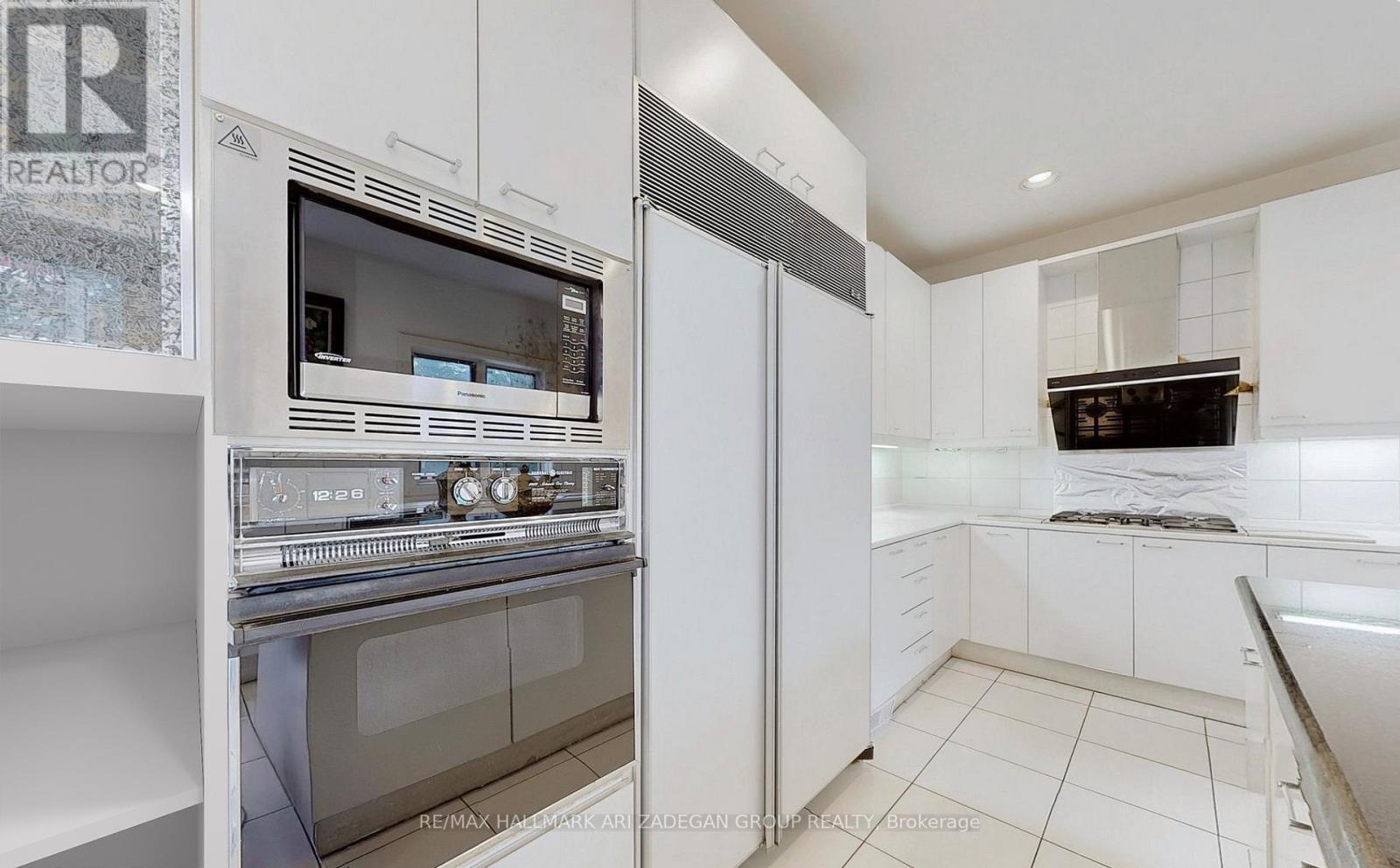 11 Vernham Avenue, Toronto, Ontario  M2L 2B1 - Photo 8 - C12536768