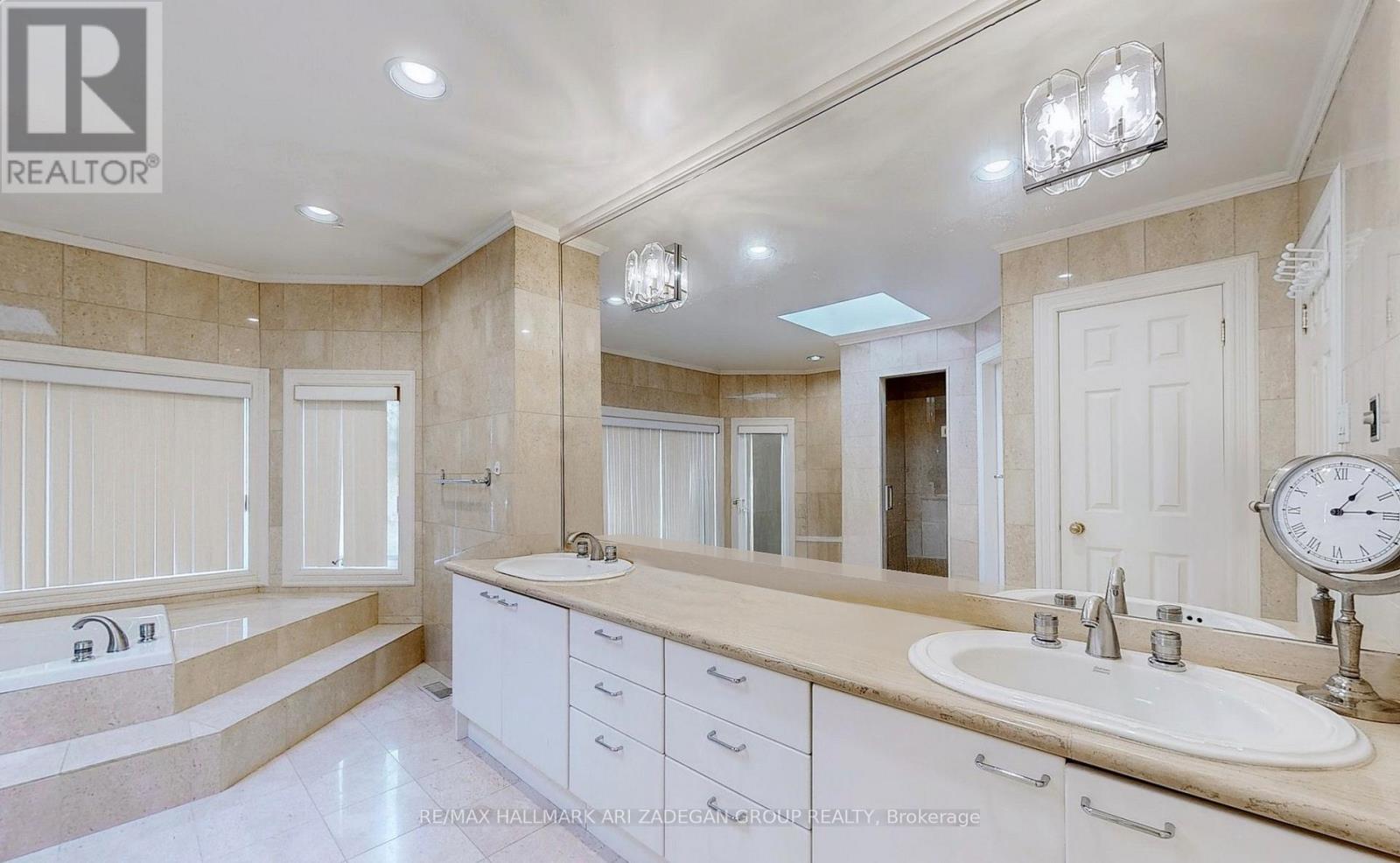 11 Vernham Avenue, Toronto, Ontario  M2L 2B1 - Photo 9 - C12536768