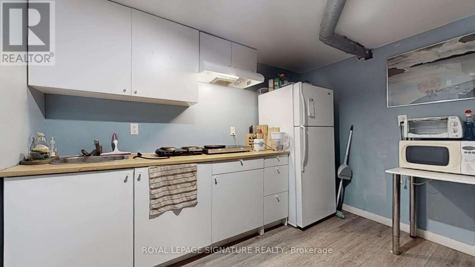 Bsmt - 174 Caribou Road, Toronto, Ontario  M5N 2B6 - Photo 5 - C12536778