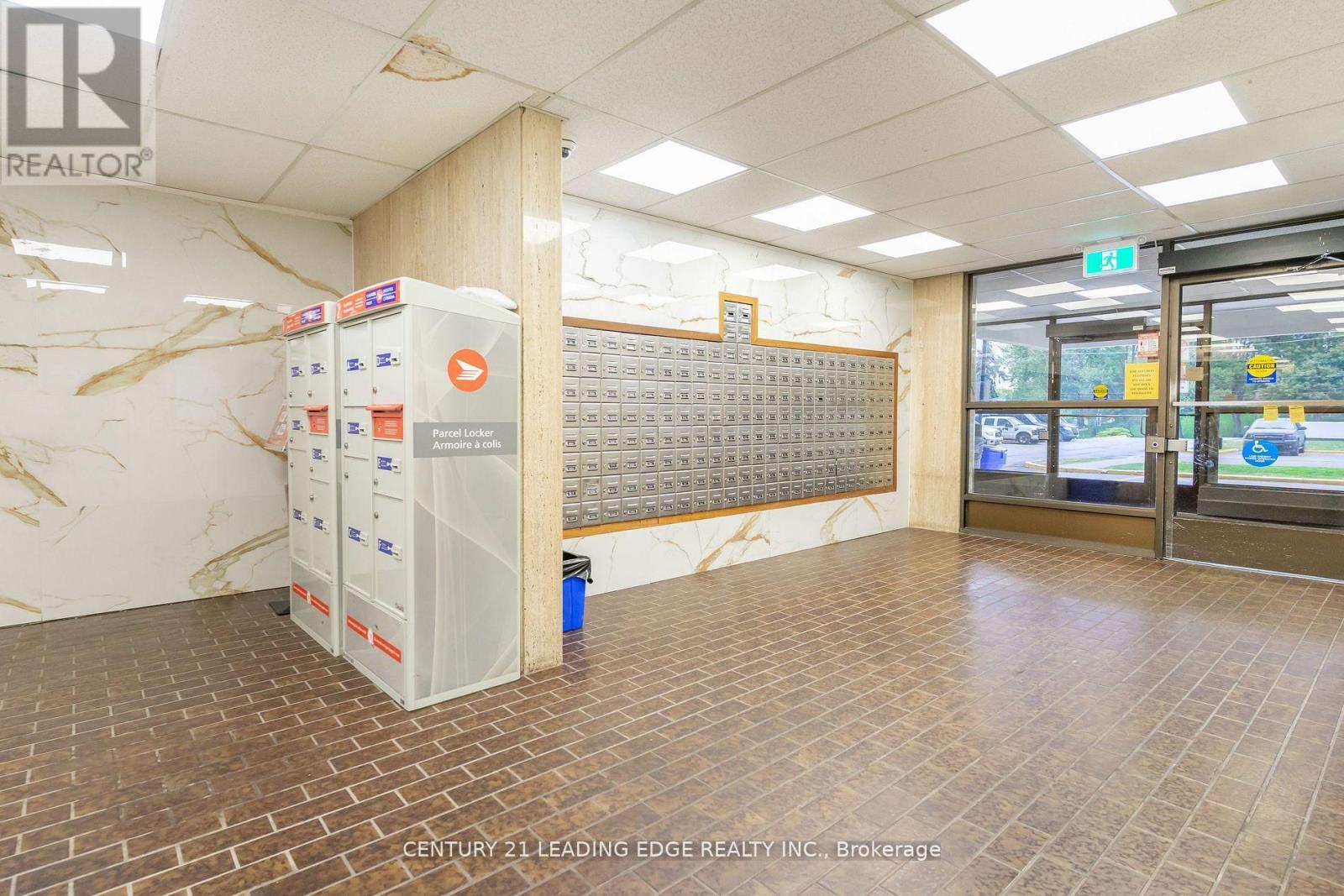 1702 - 45 Sunrise Avenue, Toronto, Ontario  M4A 2S3 - Photo 3 - C12536784