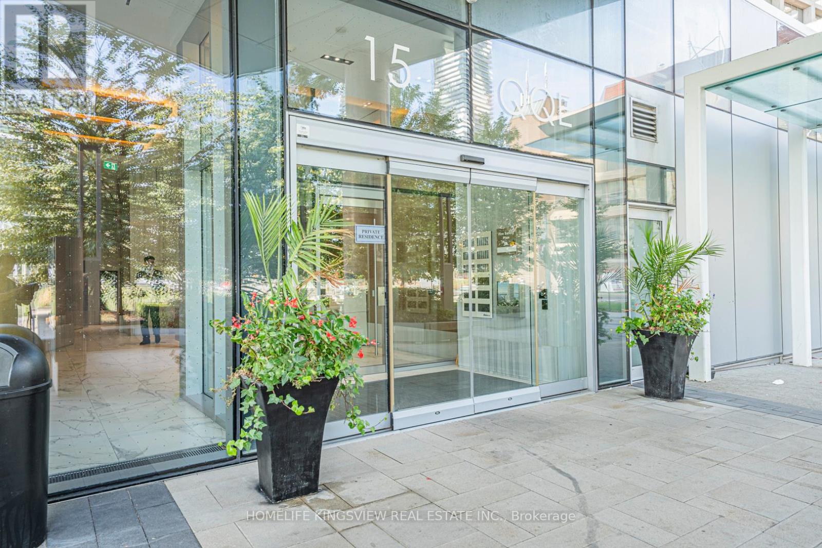 923 - 15 Queens Quay E, Toronto, Ontario  M5E 0C5 - Photo 2 - C12536868