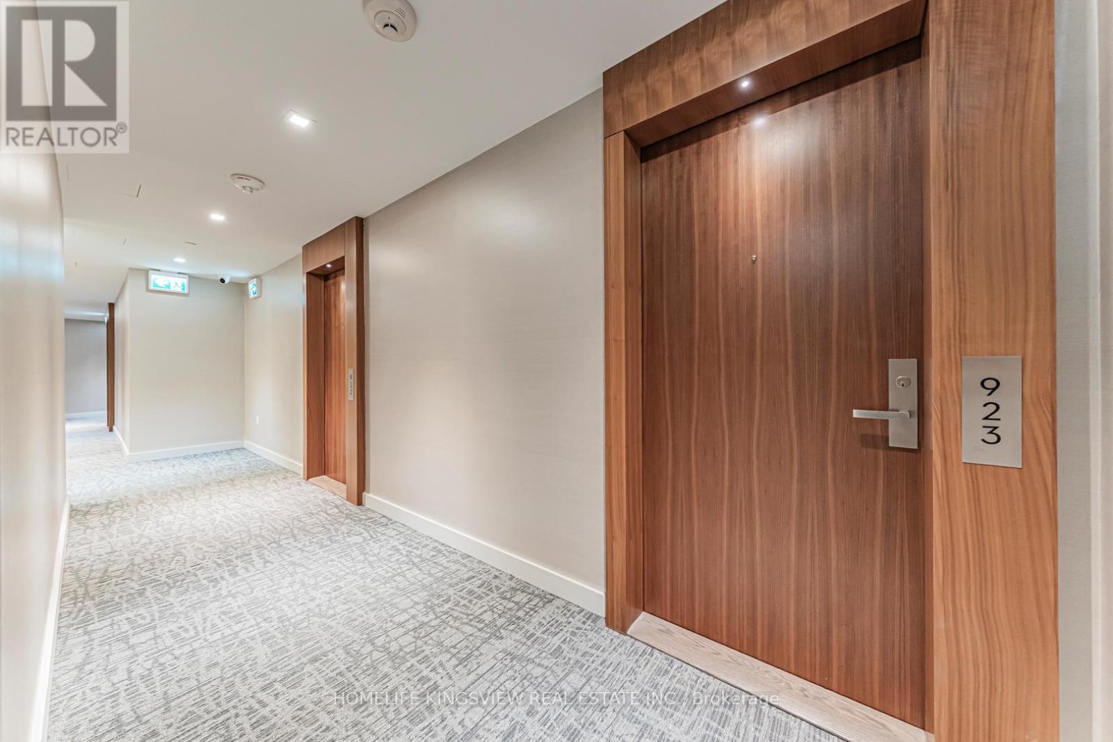 923 - 15 Queens Quay E, Toronto, Ontario  M5E 0C5 - Photo 3 - C12536868