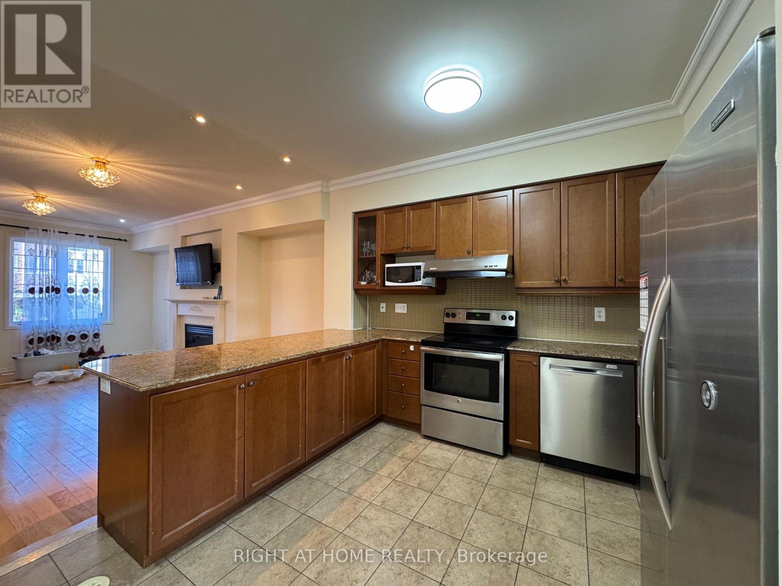 229 Dairy Drive, Toronto, Ontario  M1L 0G4 - Photo 5 - E12536756