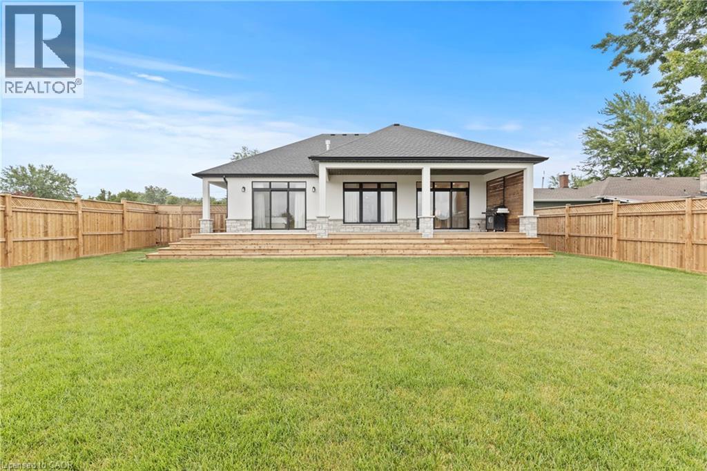 637 Buffalo Road, Fort Erie, Ontario L2A 5G7 - Photo 3 - 40787576