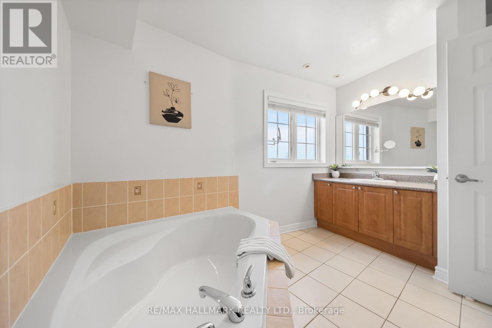 22 - 30 Greensborough Village Circle, Markham, Ontario  L6E 1Z1 - Photo 31 - N12536604