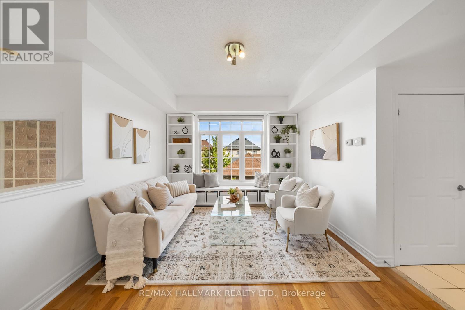 22 - 30 Greensborough Village Circle, Markham, Ontario  L6E 1Z1 - Photo 4 - N12536604