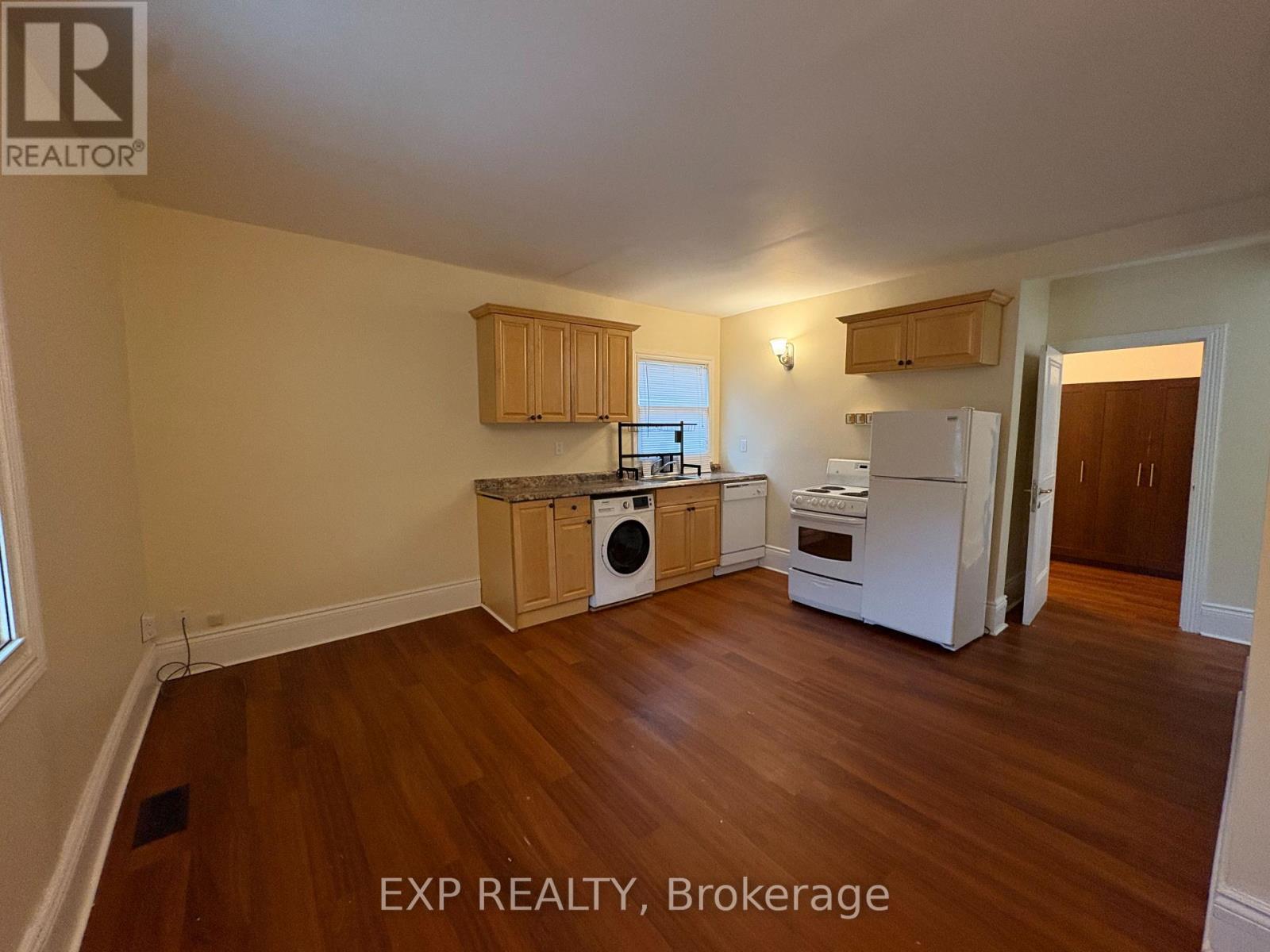 2 - 567 Pearson Street, Newmarket, Ontario  L3Y 1G2 - Photo 2 - N12536614