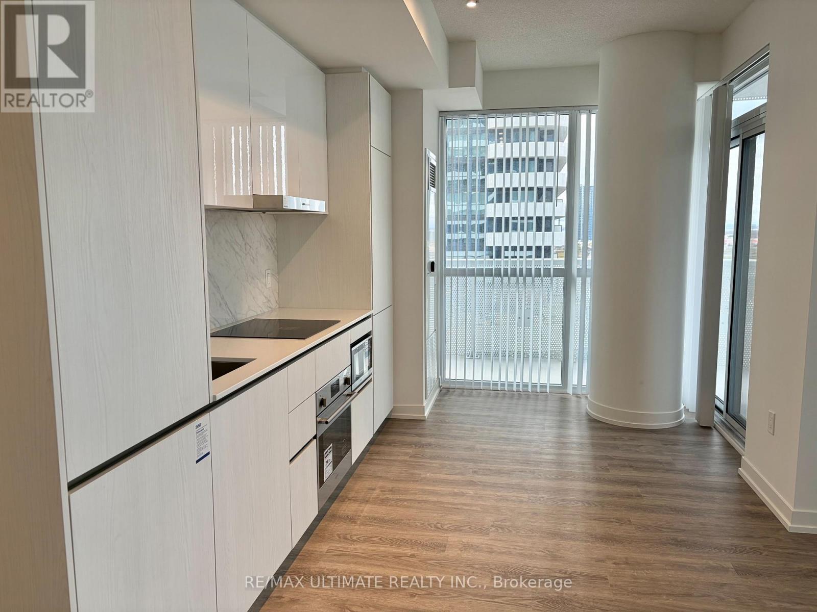 702 - 8 INTERCHANGE WAY, Vaughan, Ontario