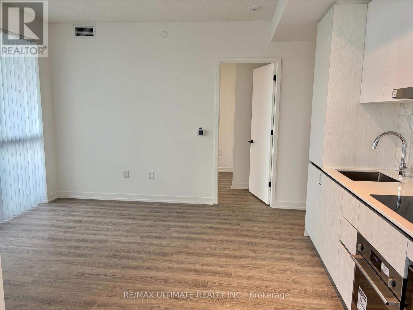 702 - 8 Interchange Way, Vaughan, Ontario L4K 0R2 - Photo 10 - N12536634