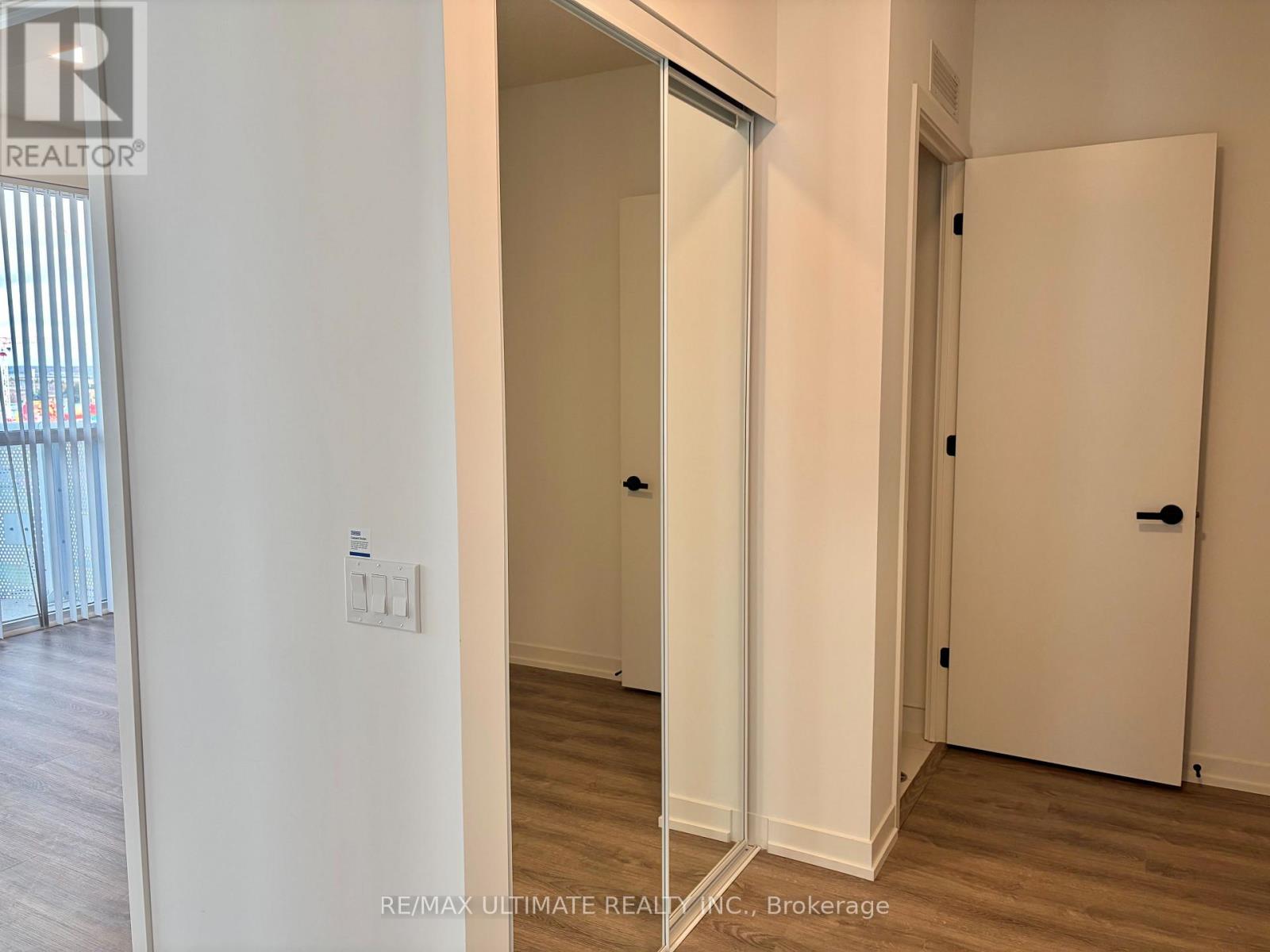 702 - 8 Interchange Way, Vaughan, Ontario L4K 0R2 - Photo 12 - N12536634