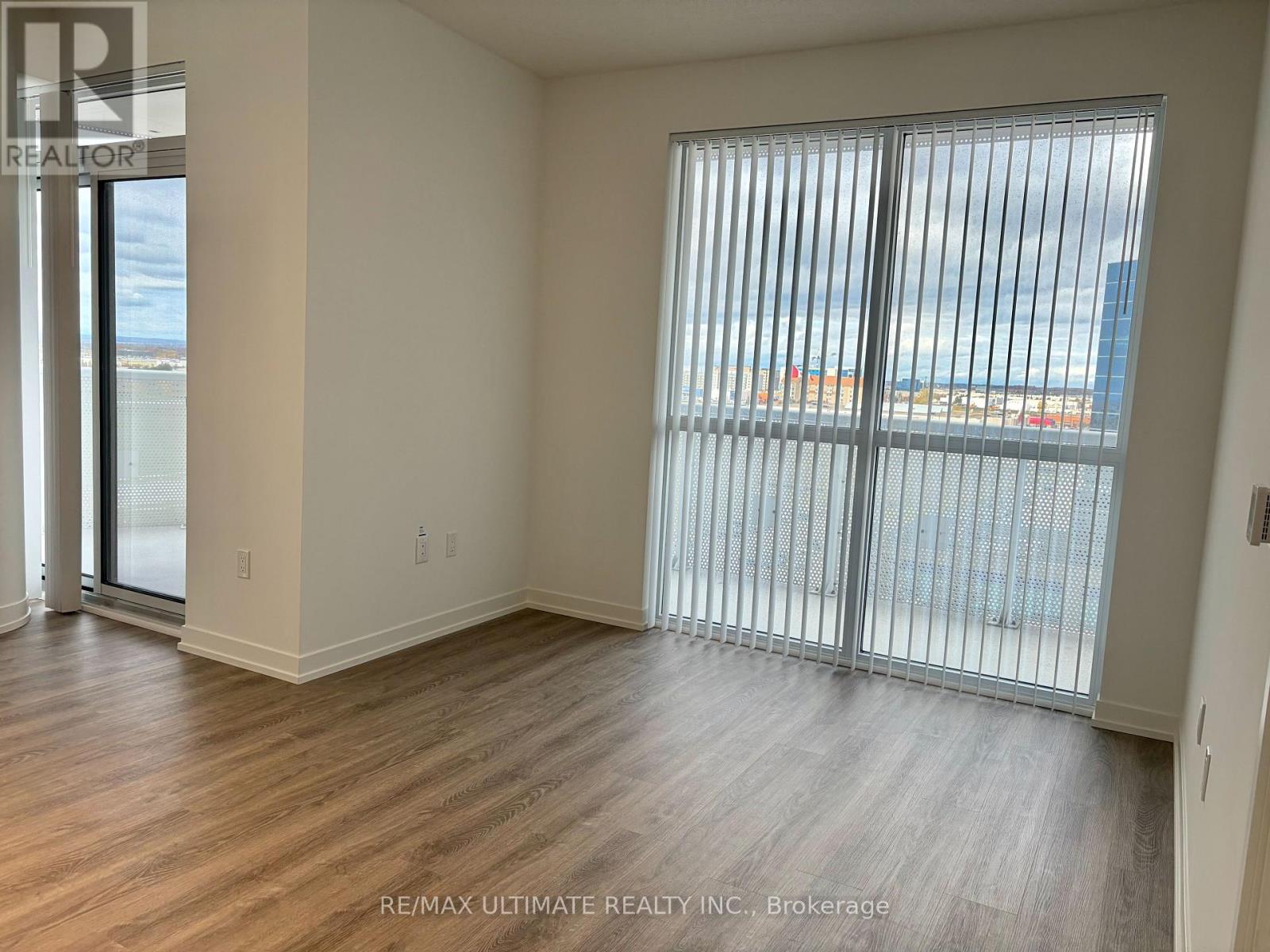702 - 8 Interchange Way, Vaughan, Ontario L4K 0R2 - Photo 6 - N12536634