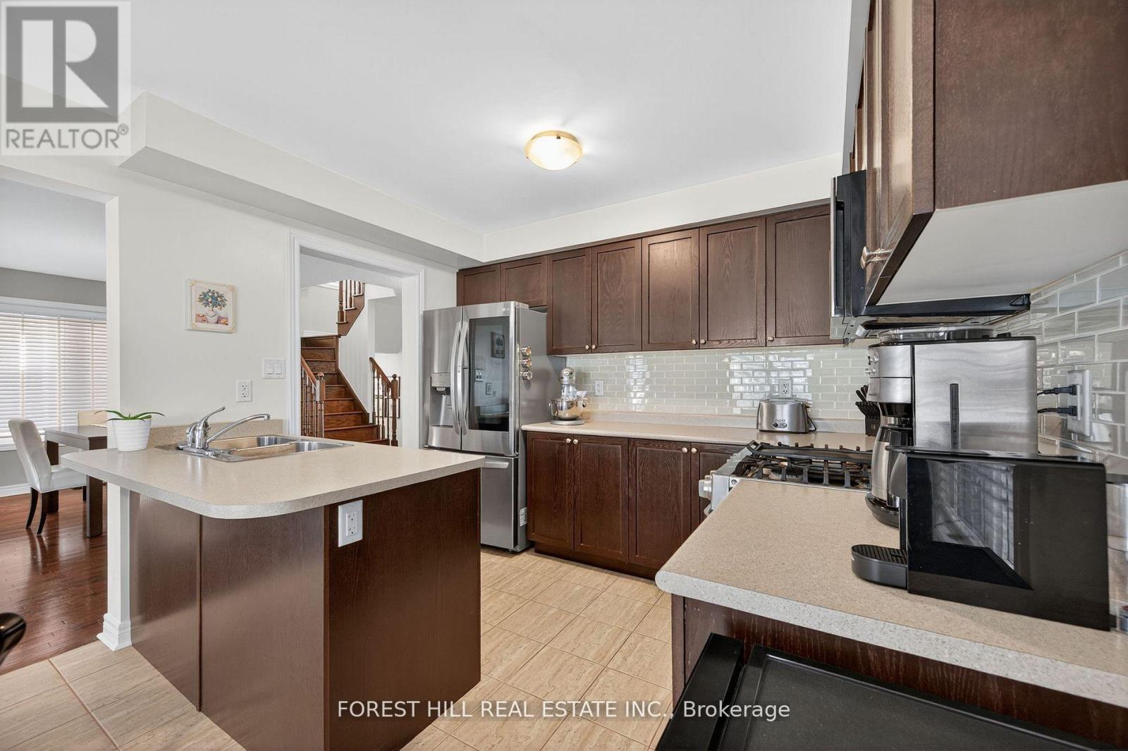 60 Sundragon Trail, Bradford West Gwillimbury, Ontario  L3Z 0H5 - Photo 10 - N12536636