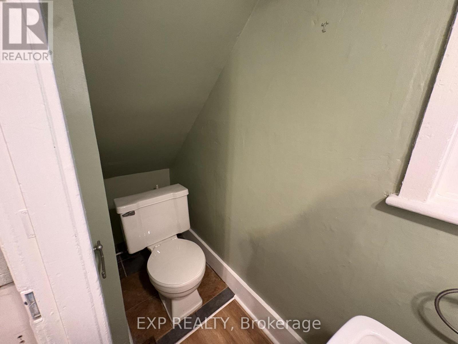 B - 491 Eagle Street, Newmarket, Ontario  L3Y 1K7 - Photo 8 - N12536792