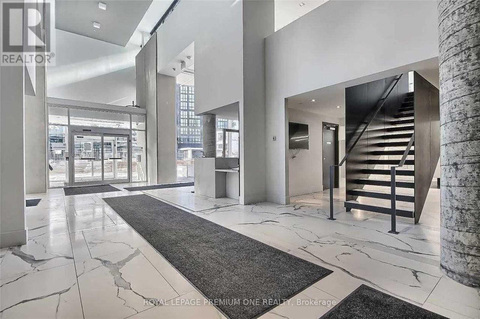 1409 - 2916 Highway 7 Road, Vaughan, Ontario  L4K 0K6 - Photo 2 - N12536804