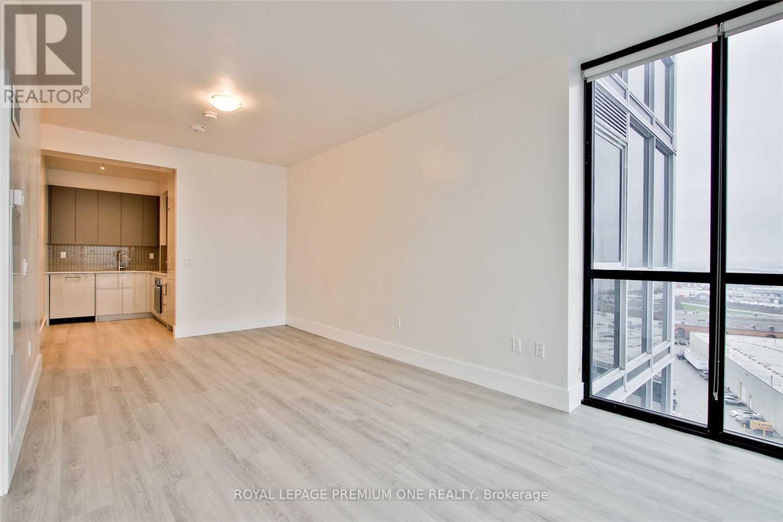 1409 - 2916 Highway 7 Road, Vaughan, Ontario  L4K 0K6 - Photo 5 - N12536804