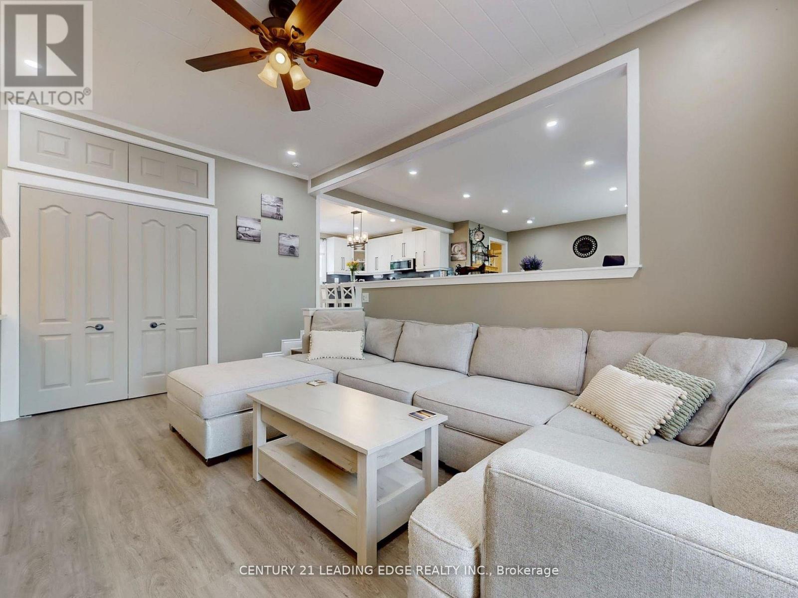 27 Isle Vista Drive, Georgina, Ontario  L0E 1N0 - Photo 13 - N12536812