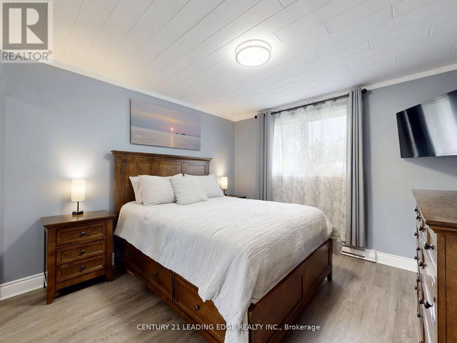 27 Isle Vista Drive, Georgina, Ontario  L0E 1N0 - Photo 19 - N12536812