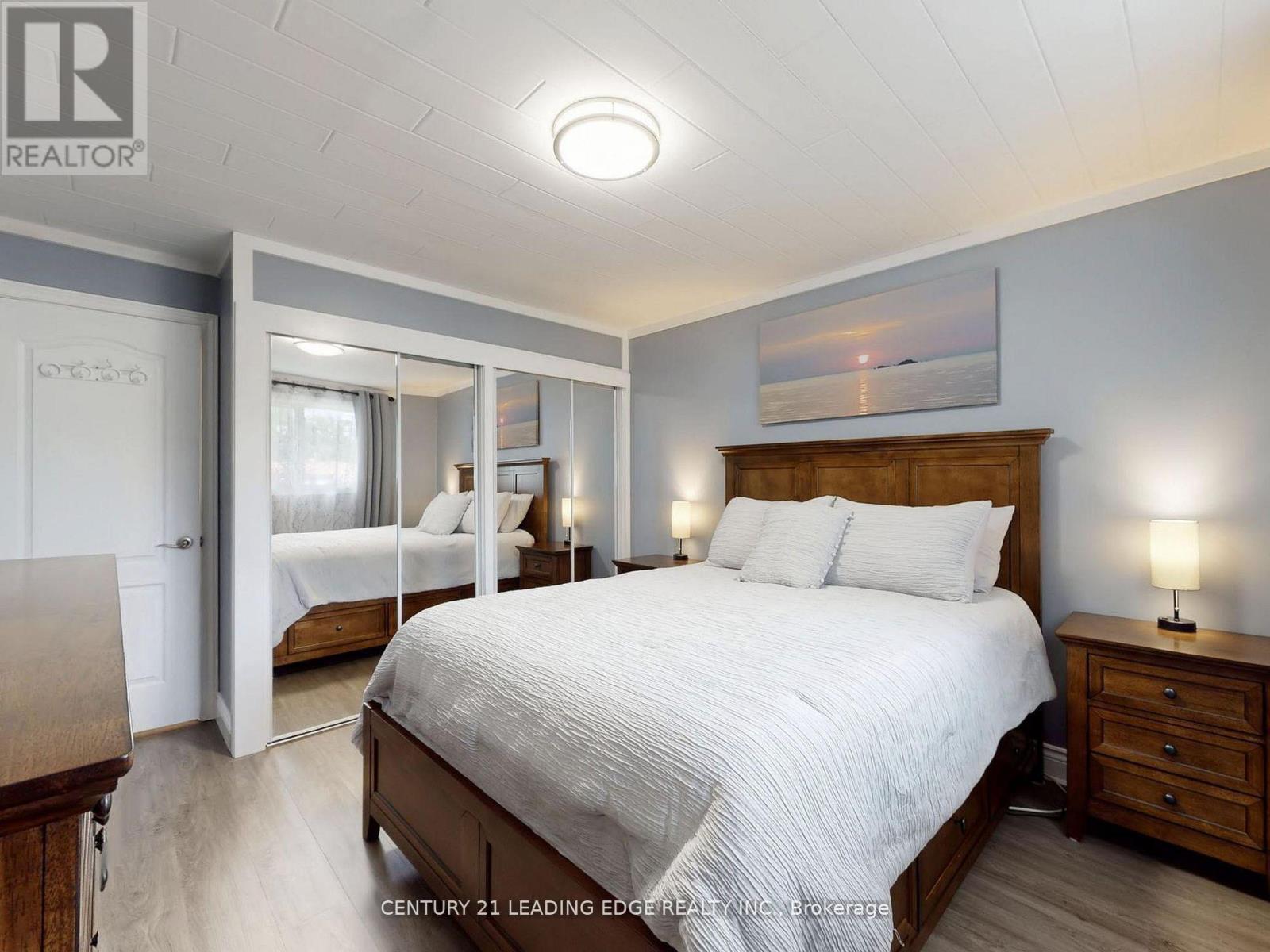 27 Isle Vista Drive, Georgina, Ontario  L0E 1N0 - Photo 21 - N12536812