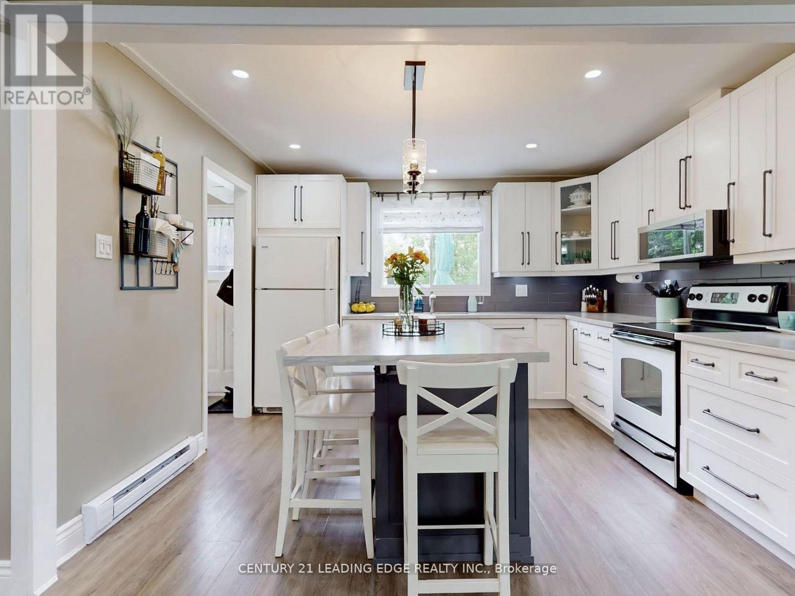 27 Isle Vista Drive, Georgina, Ontario  L0E 1N0 - Photo 5 - N12536812