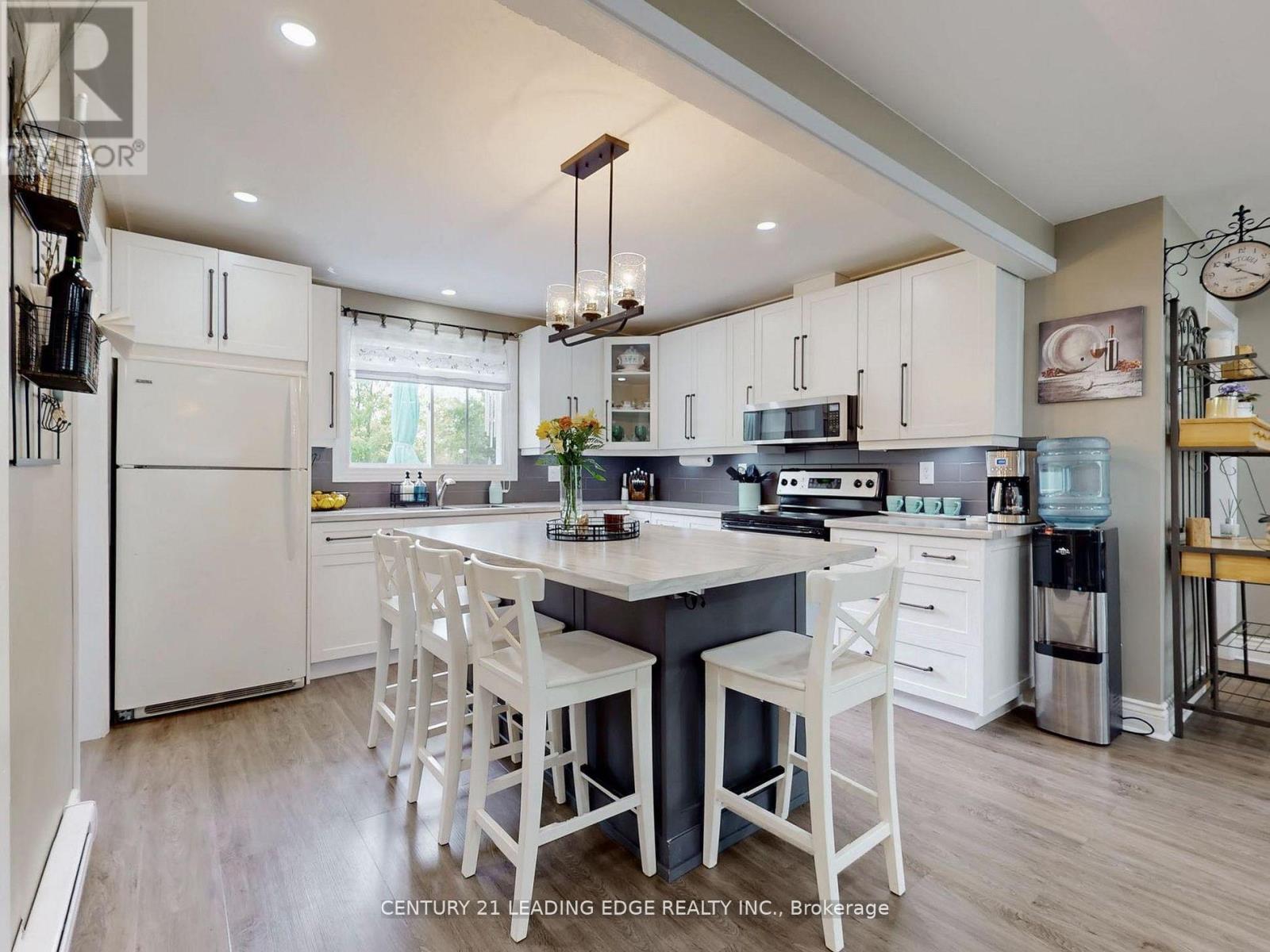 27 Isle Vista Drive, Georgina, Ontario  L0E 1N0 - Photo 6 - N12536812