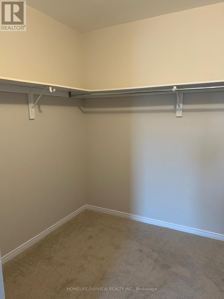 61 Clearmeadow Boulevard, Newmarket, Ontario  L3X 2M6 - Photo 11 - N12536836