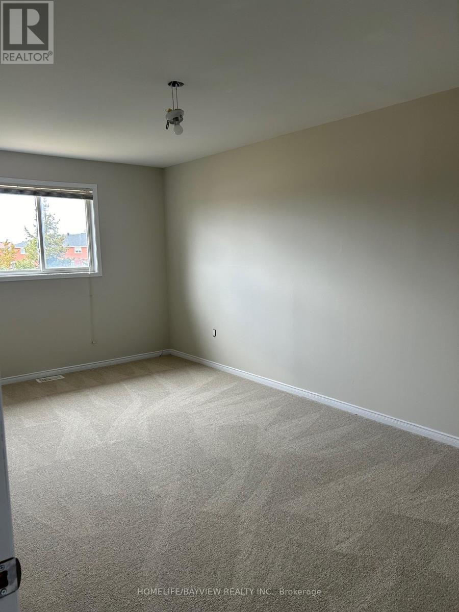 61 Clearmeadow Boulevard, Newmarket, Ontario  L3X 2M6 - Photo 8 - N12536836