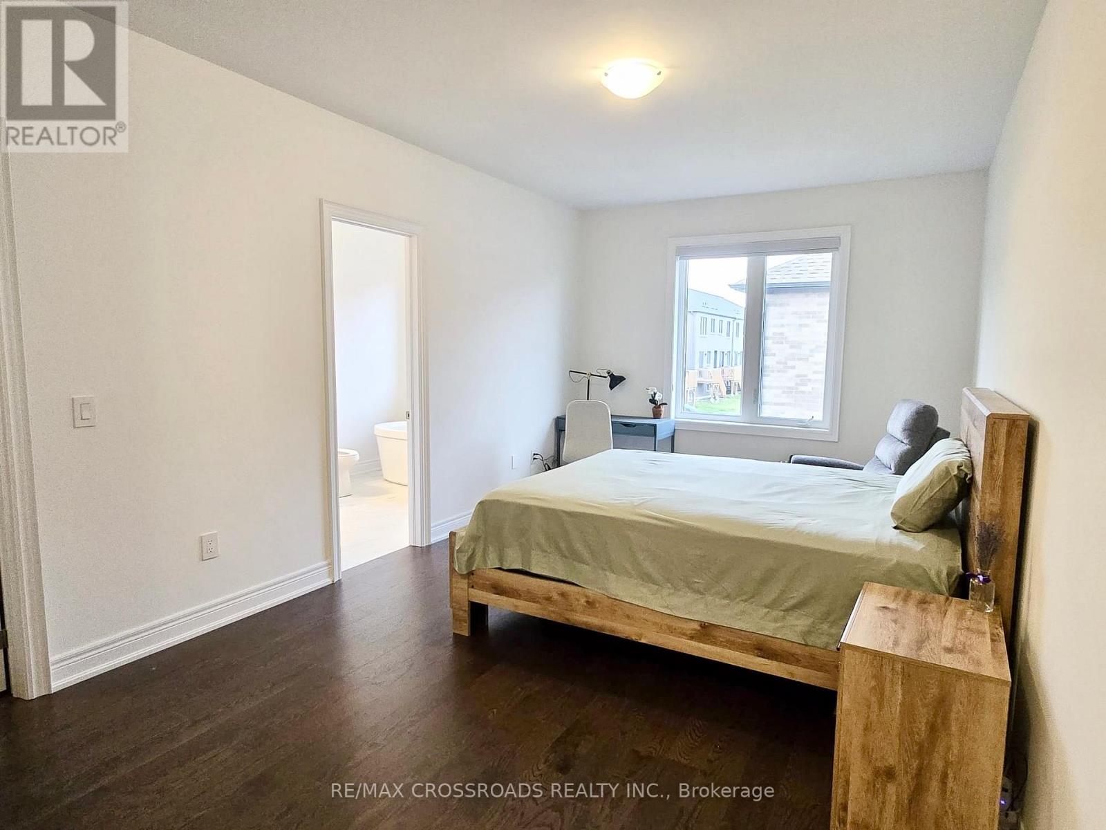 12 Schmeltzer Crescent, Richmond Hill, Ontario  L4E 1A2 - Photo 11 - N12536866