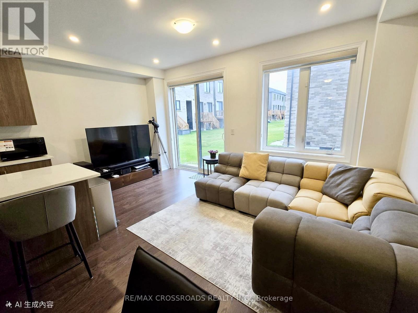 12 Schmeltzer Crescent, Richmond Hill, Ontario  L4E 1A2 - Photo 3 - N12536866