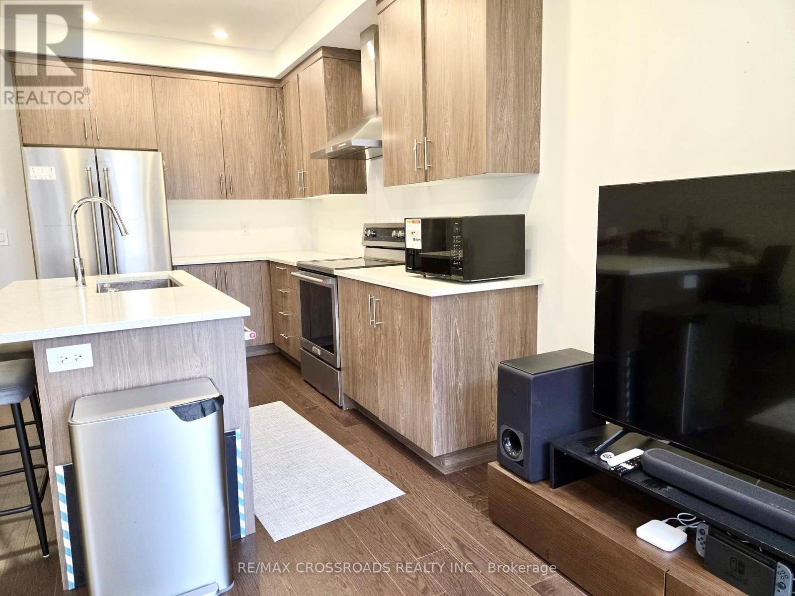 12 Schmeltzer Crescent, Richmond Hill, Ontario  L4E 1A2 - Photo 6 - N12536866