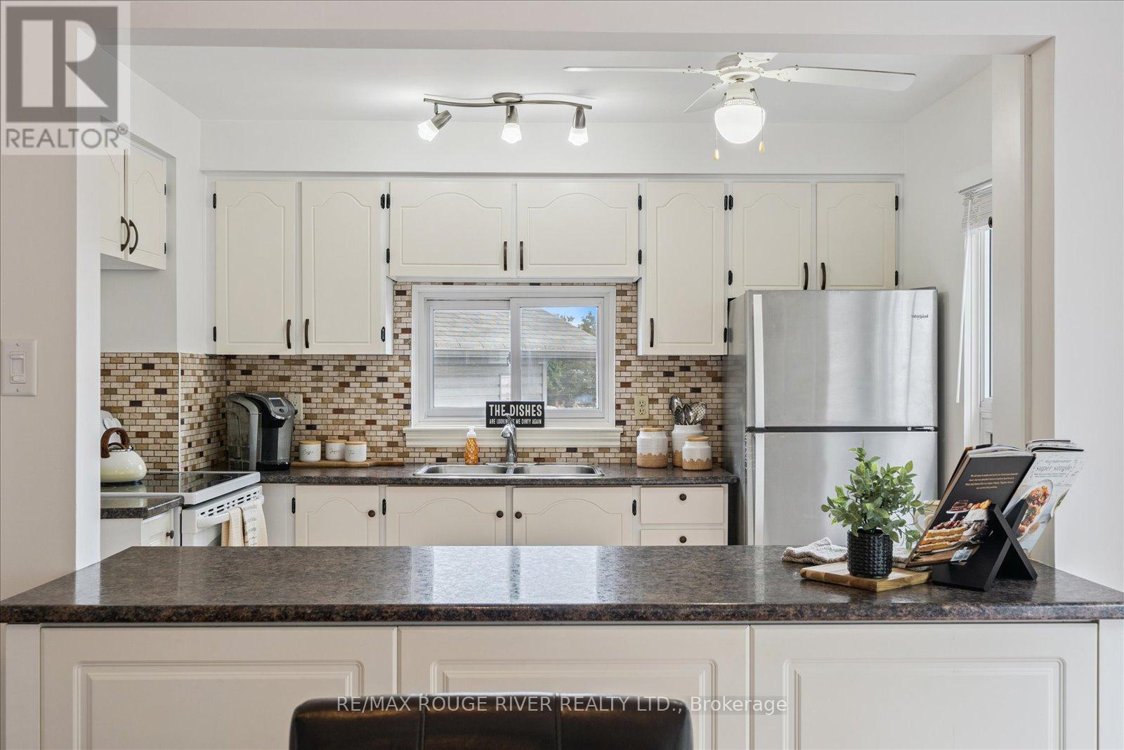 600 Galahad Drive, Oshawa, Ontario  L1K 1M2 - Photo 12 - E12537002