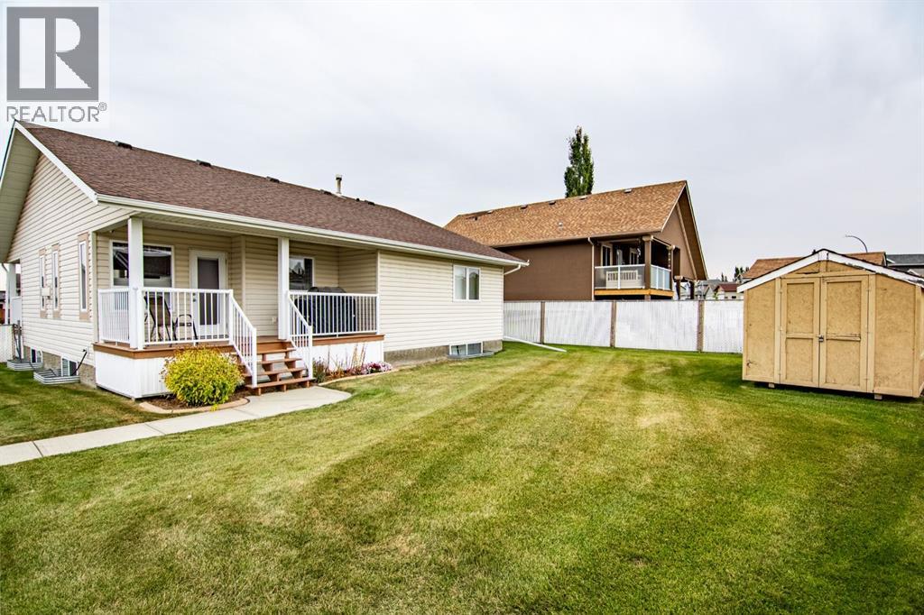 8 Oswald Close, Red Deer, Alberta  T4R 5E2 - Photo 5 - A2260856