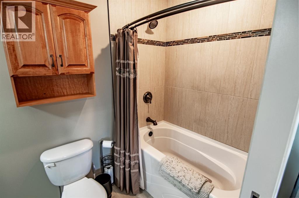 8 Oswald Close, Red Deer, Alberta  T4R 5E2 - Photo 27 - A2260856